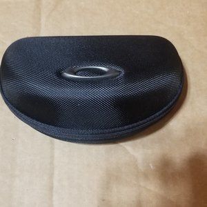Oakley Hard Clamshell Sunglass case. NWOT